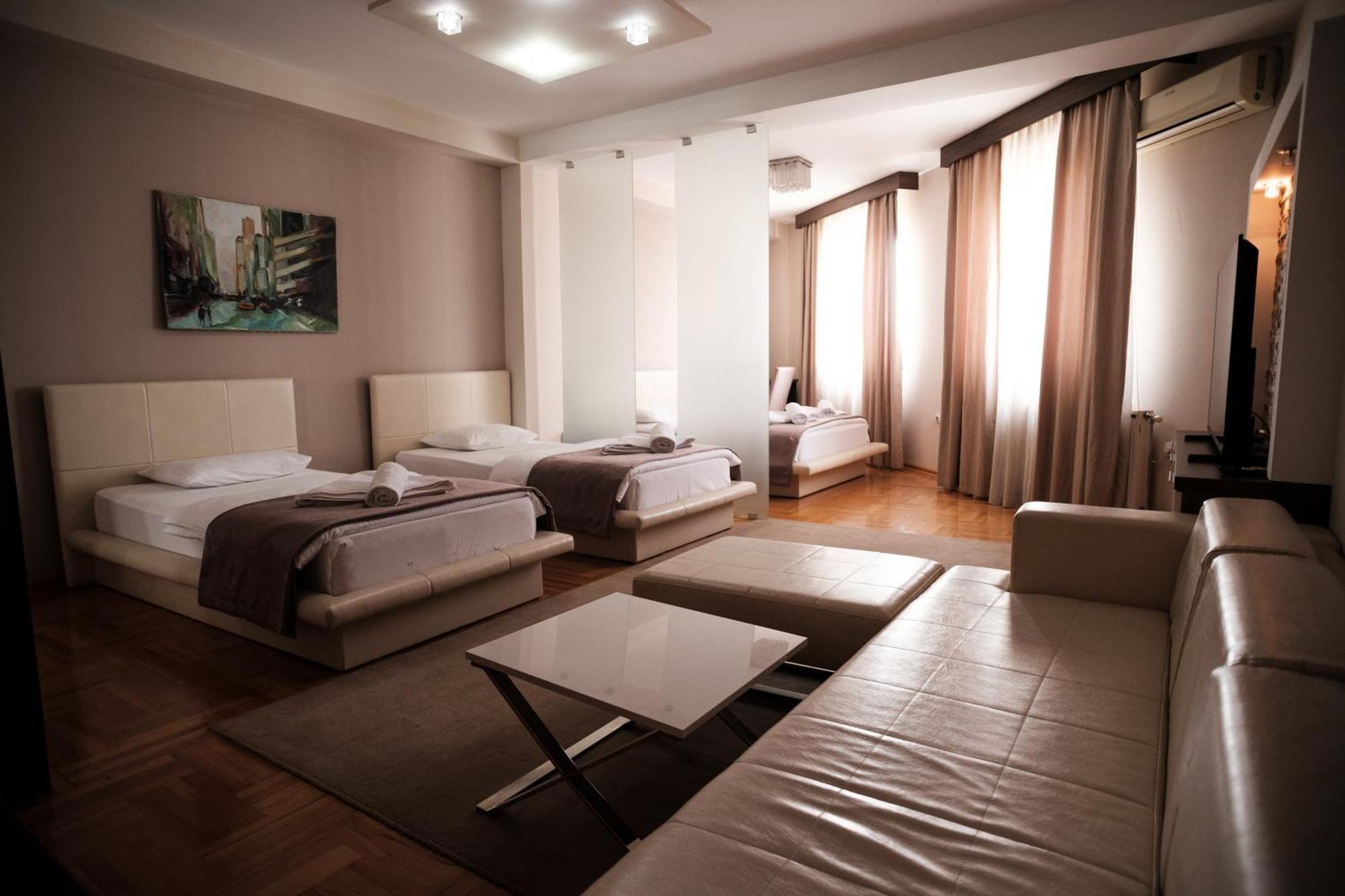 Garni Uni Elita Lux Hotel Ni Εξωτερικό φωτογραφία