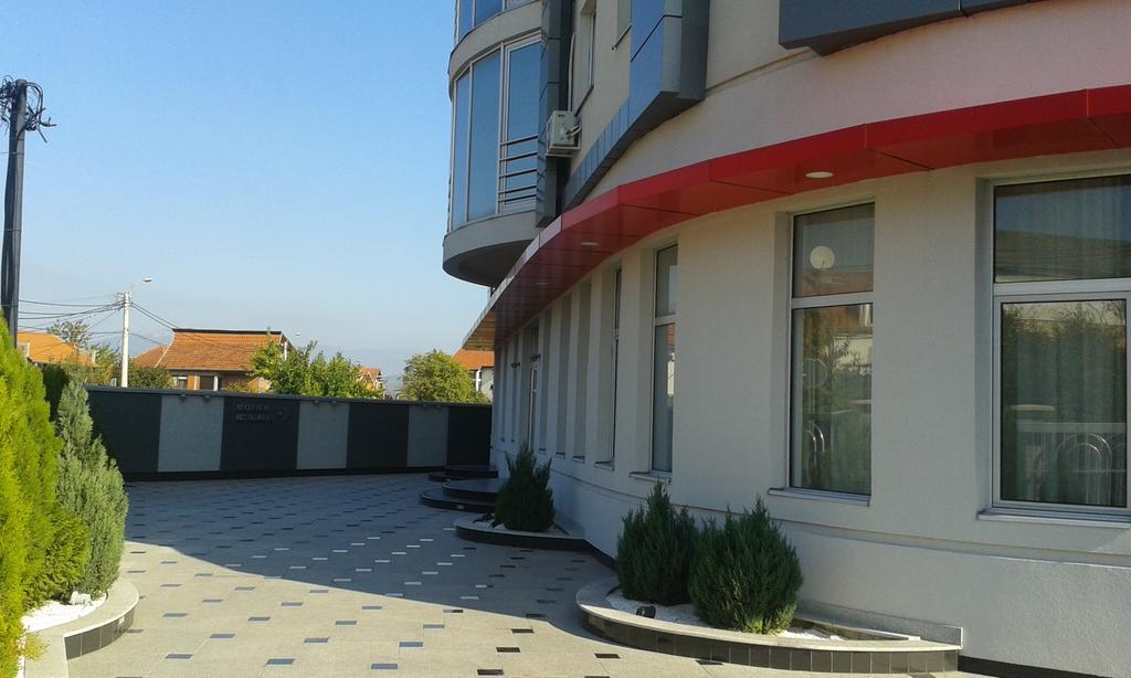 Garni Uni Elita Lux Hotel Ni Εξωτερικό φωτογραφία