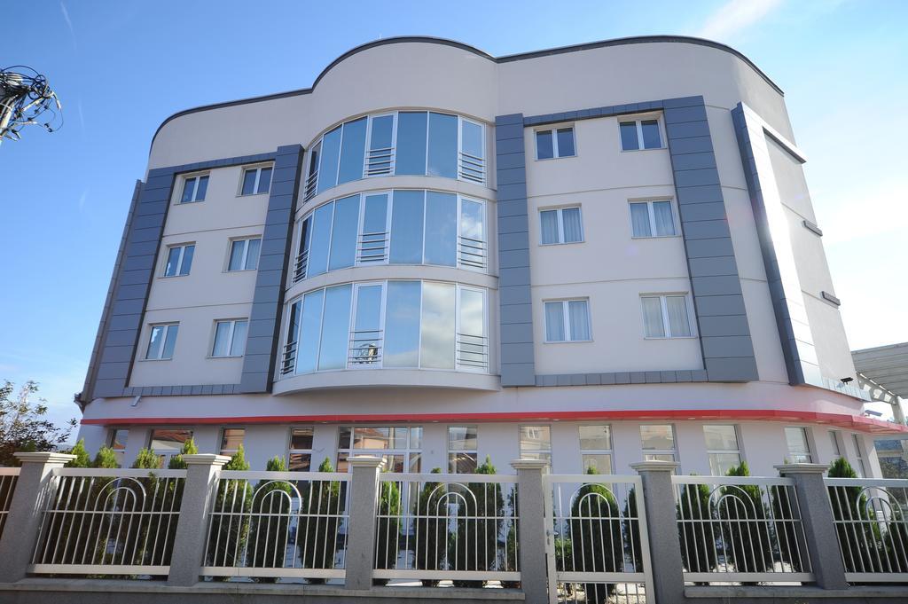 Garni Uni Elita Lux Hotel Ni Εξωτερικό φωτογραφία