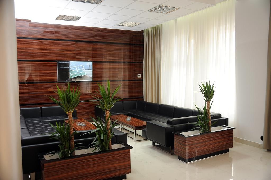 Garni Uni Elita Lux Hotel Ni Εξωτερικό φωτογραφία