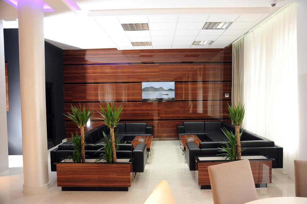 Garni Uni Elita Lux Hotel Ni Εξωτερικό φωτογραφία