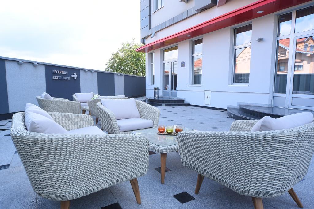 Garni Uni Elita Lux Hotel Ni Εξωτερικό φωτογραφία