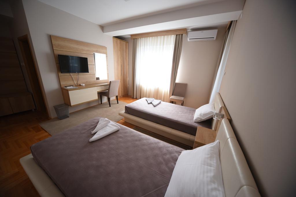 Garni Uni Elita Lux Hotel Ni Εξωτερικό φωτογραφία