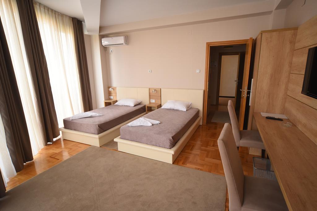 Garni Uni Elita Lux Hotel Ni Εξωτερικό φωτογραφία