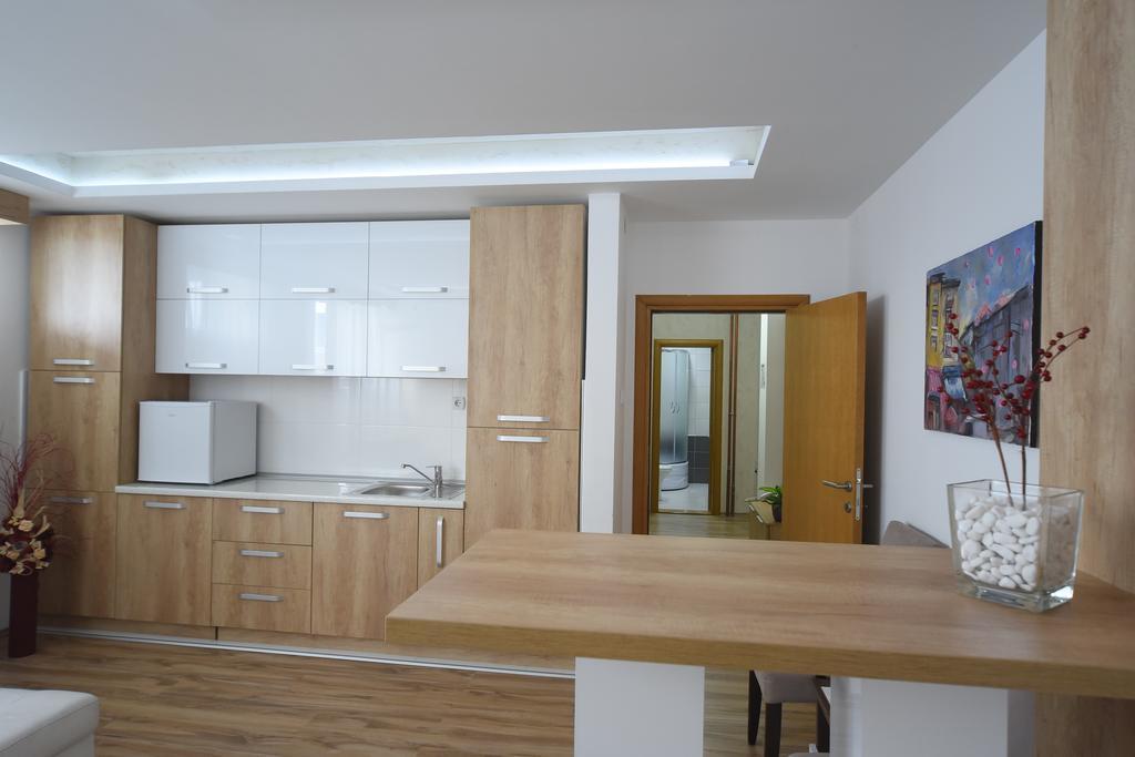 Garni Uni Elita Lux Hotel Ni Εξωτερικό φωτογραφία