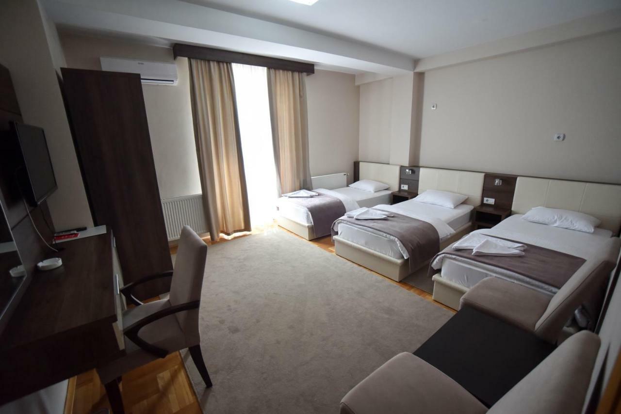 Garni Uni Elita Lux Hotel Ni Εξωτερικό φωτογραφία